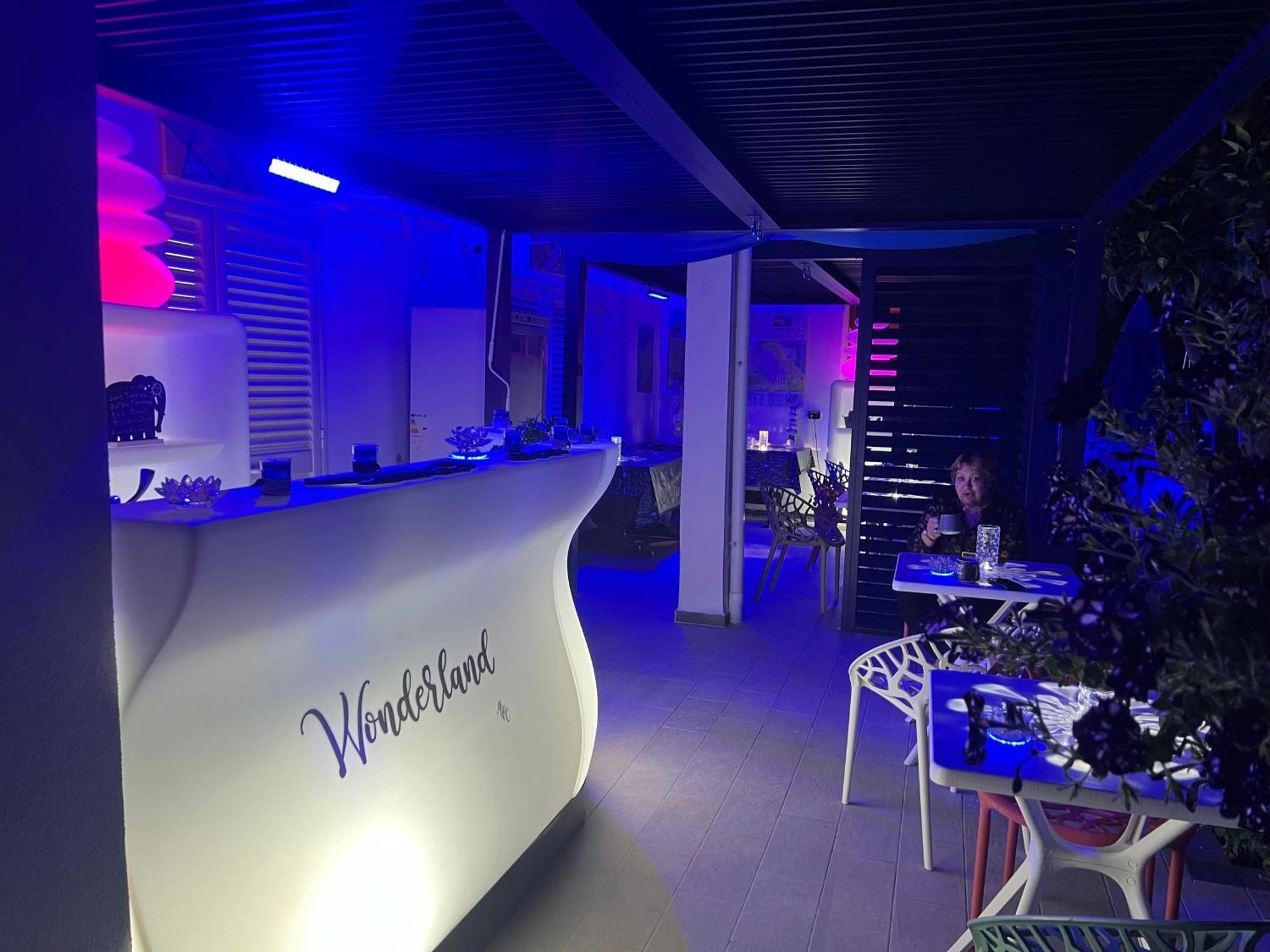 Wonderland Hotel ซาน เตโอโดโร ภายนอก รูปภาพ